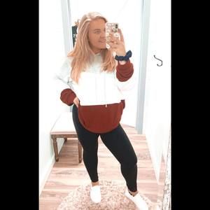 Meet your Posher, Olivia
